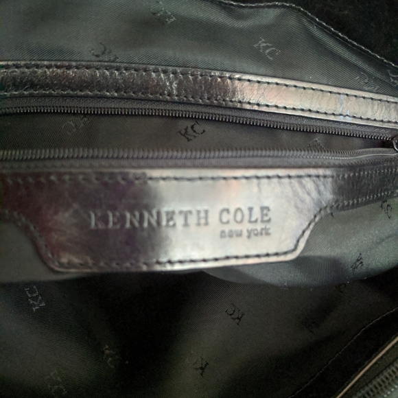 Kenneth Cole New York Black Leather Shoulder Bag - Picture 11 of 13